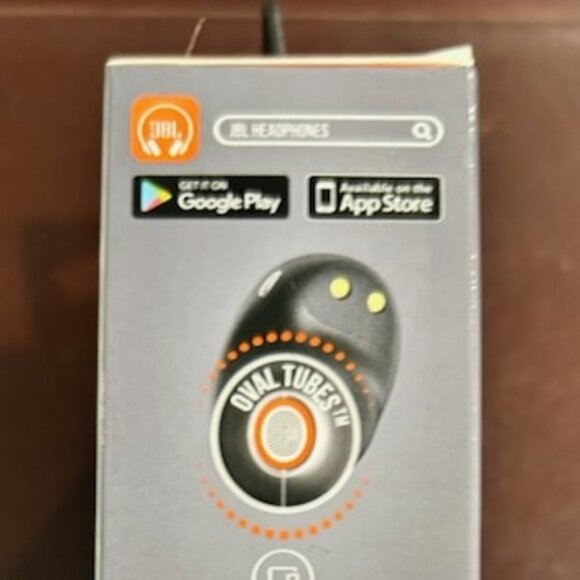 JBL Live Free 2 100% Wireless Noise Cancelling In-Ear Headphones - Black - Picture 5 of 7